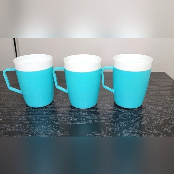Set of 3 Vintage 60's Arnoldware Drinking Cups - Picture 1 of 3
